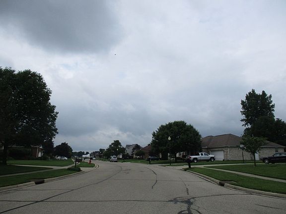 4th image of 525 Meadow Glen Ave