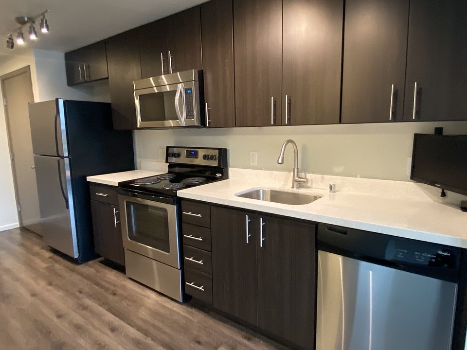1st image of 204 5th Ave N #715
