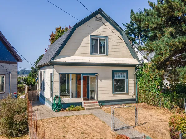 811 Florida St, North Bend, OR 97459