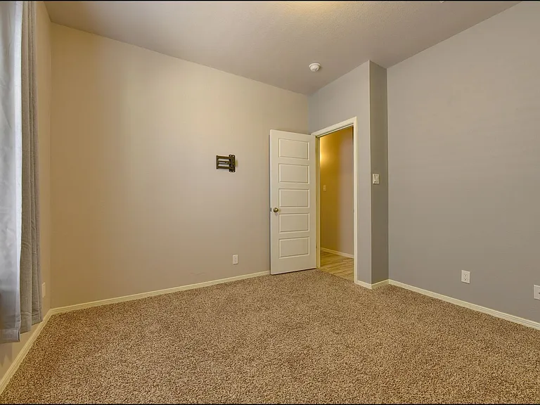 221 Jennice Cir — Photo 35