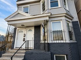 553 S Orange Ave, Newark, NJ