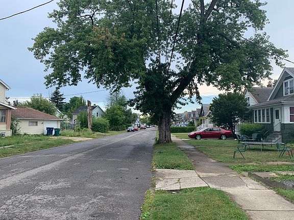 4th image of 166 Bickford Ave