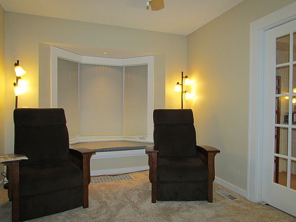 4th image of 3011 Alderwood Ave