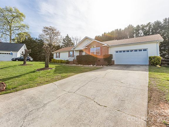 3rd image of 706 John Douglas Dr