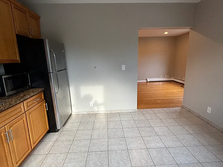 3 Sherman Ave #9 — Photo 4