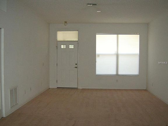 3rd image of 32689 Oak Park Dr