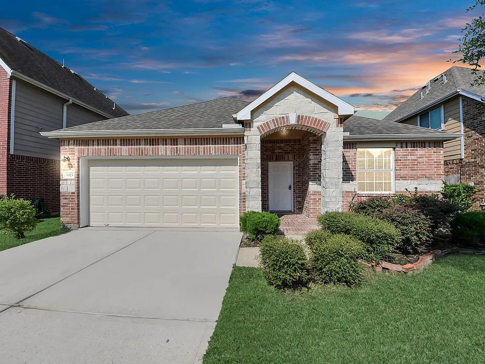 1923 Nentwich Ln