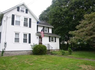 36 Village St, Deep River, CT 06417