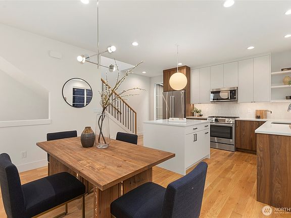 5th image of 3934 B S Angeline Street