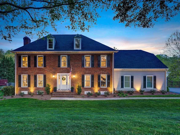 5902 Cavalier Dr, Roanoke, VA 24018