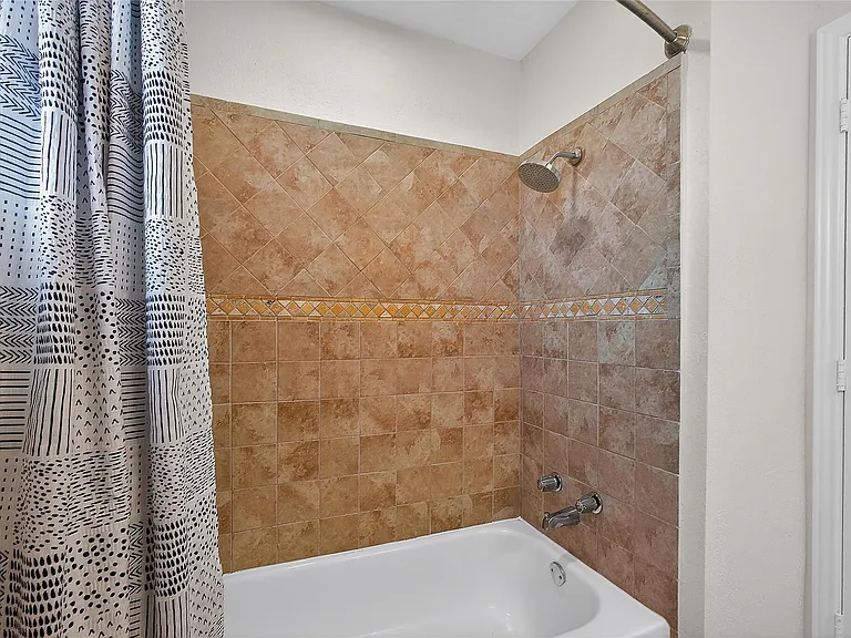 1221 Cedar Post Ln #1B — Photo 15
