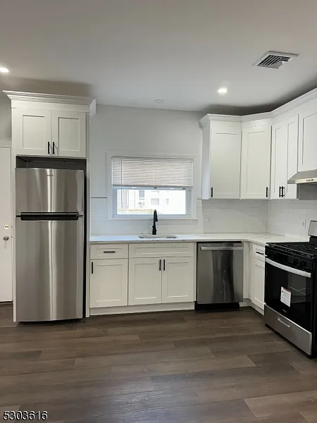3 bed, 2.0 bath, $3,800 — Photo 2