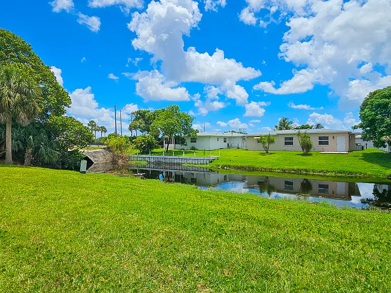 7180 NW 10th Ct — Photo 11