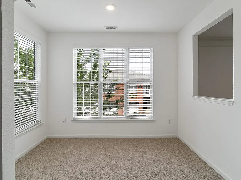 Avemore Apartment Homes — Photo 29