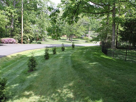 5th image of 3905 Westgate Dr
