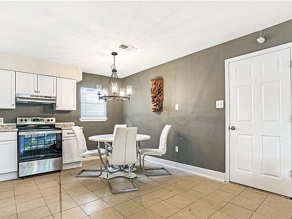 4th image of 108 Oak Park Dr