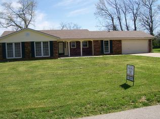605 Scenic Dr, Harrodsburg, KY 40330