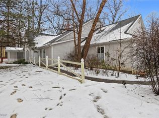 618 Hunters Trl, Akron, OH 44313