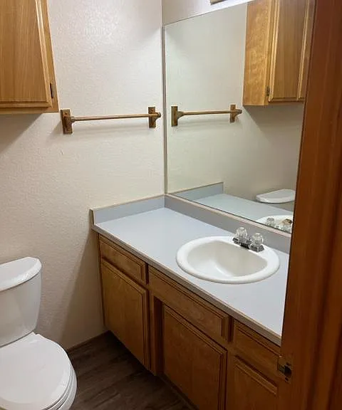 901 Rebecca Dr — Photo 11