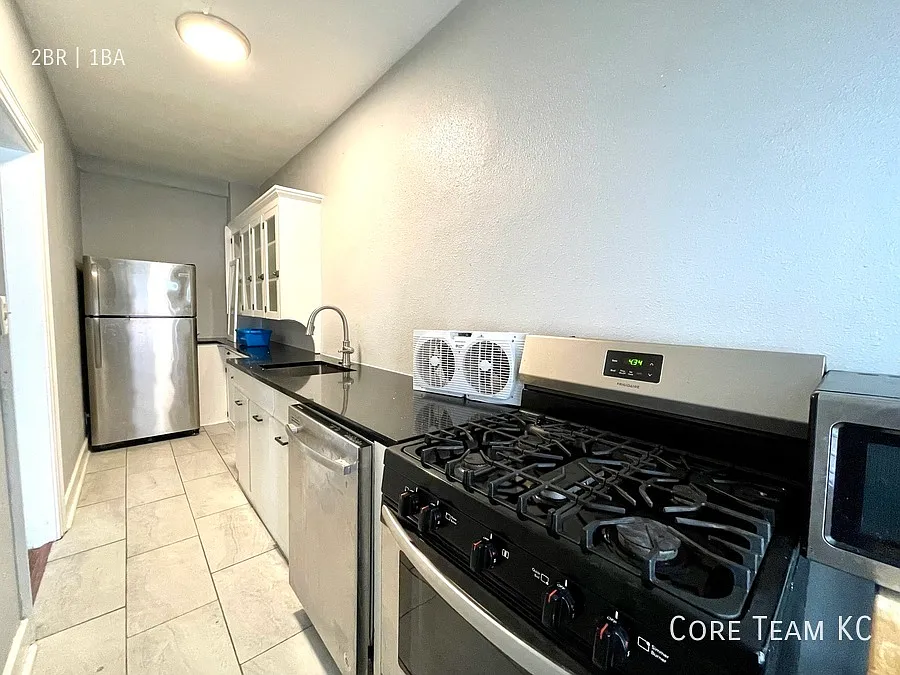 The Braemer Top Floor 2 Bedroom — Photo 4