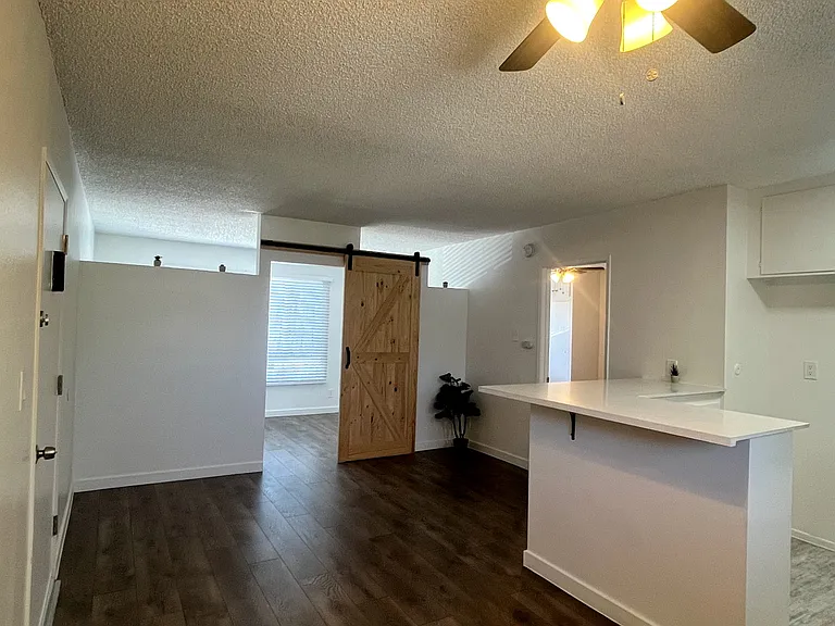 5548 Yarmouth Ave #1 — Photo 12