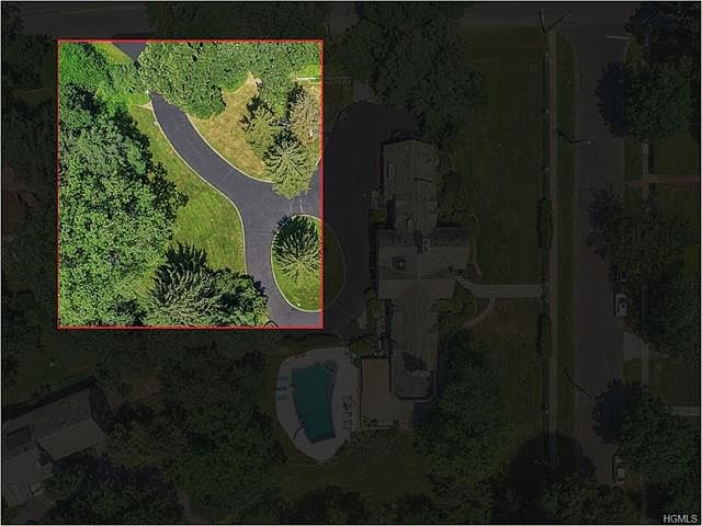 2nd image of 682 Colonial Ave