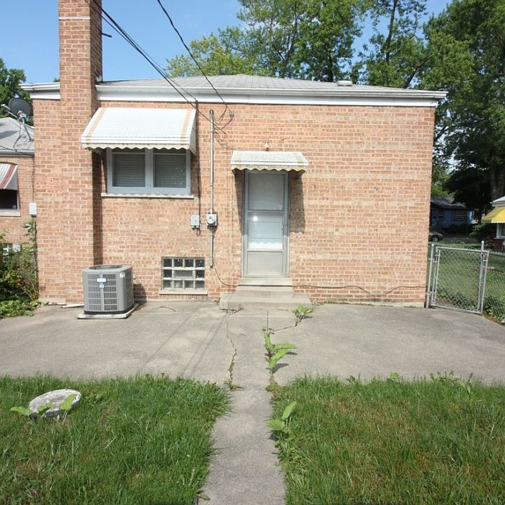 2nd image of 13927 S Michigan Ave