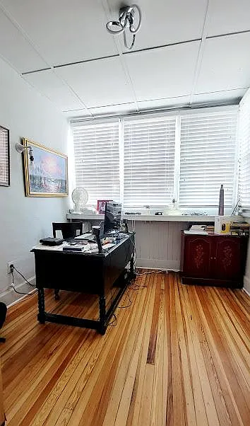 1 bed, 1.5 bath, 200 sqft, $1,117 — Photo 3