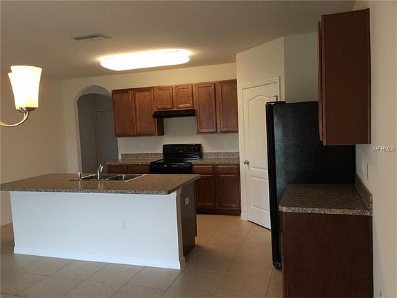 5th image of 1041 Brenton Manor Dr