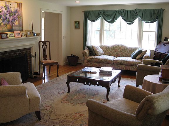 living room (front view)