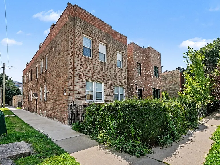 2257 W Hirsch St #1E — Photo 1