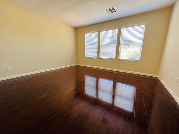 5th image of 10037 Tenerife St