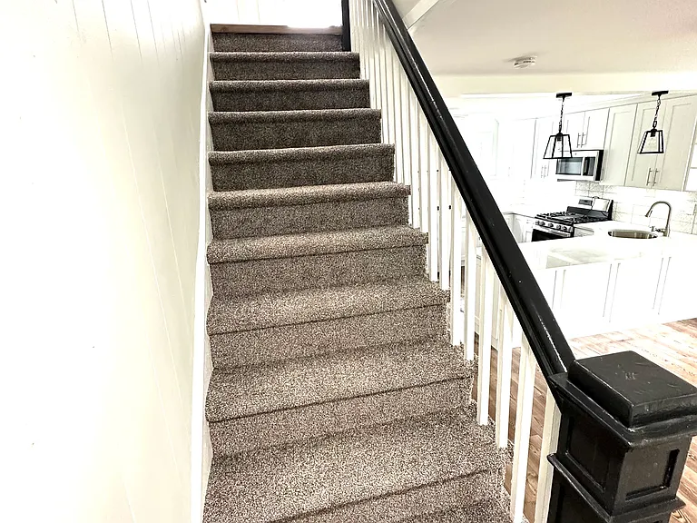 Maple Ave — Photo 17
