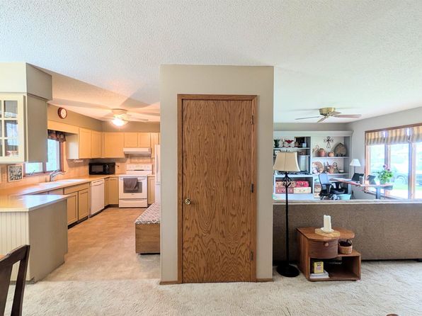 501 S Washington St, Lake Mills, IA 50450