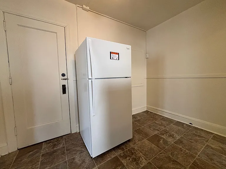 1168 Grand Ave — Photo 5