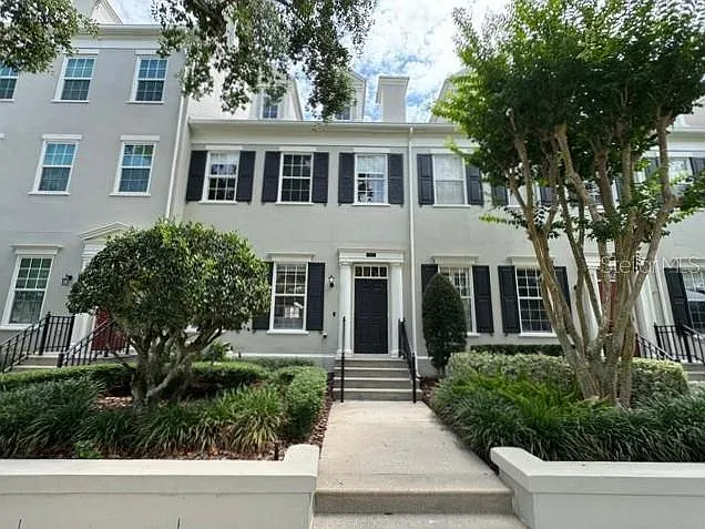537 Campus St