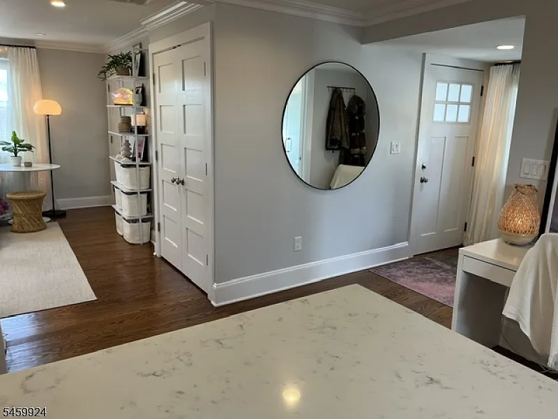 1 bed, 1.0 bath, $2,200 — Photo 4