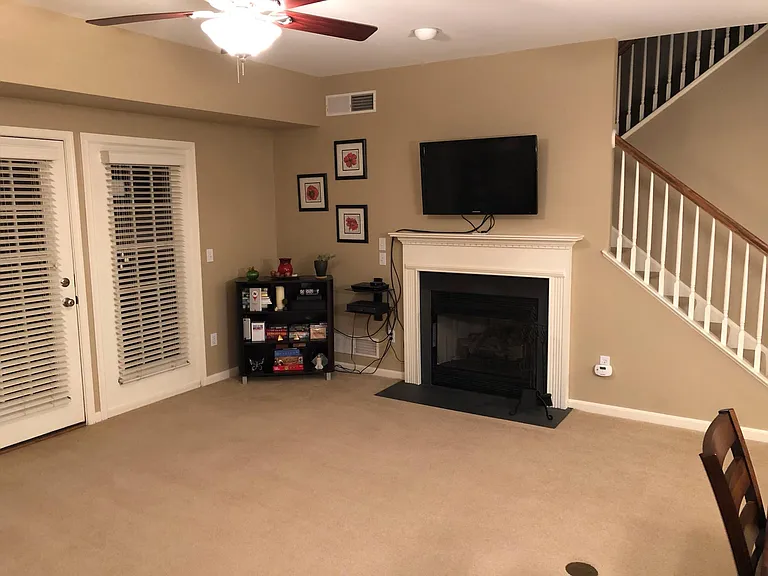 731 Creekside Dr — Photo 5