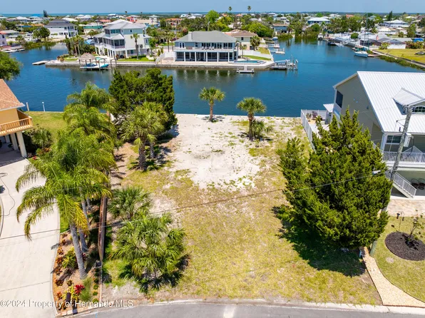 4333 Biscayne Dr, Spring Hill, FL 34607