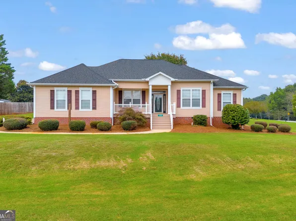 323 Brooks St, Royston, GA 30662