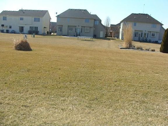 2nd image of 9948 Wildwood Ln