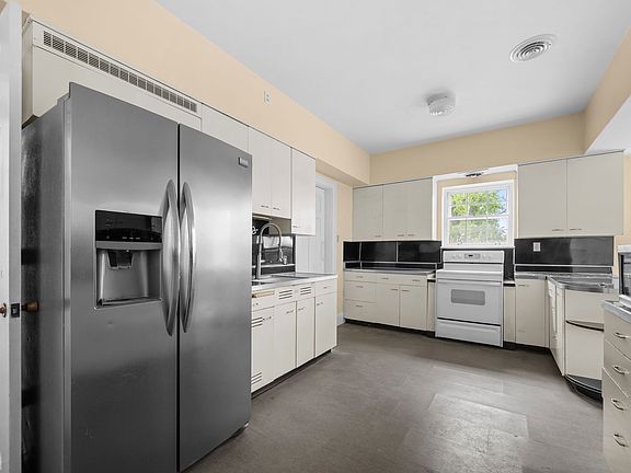 30th image of 162 Grizzell Ln