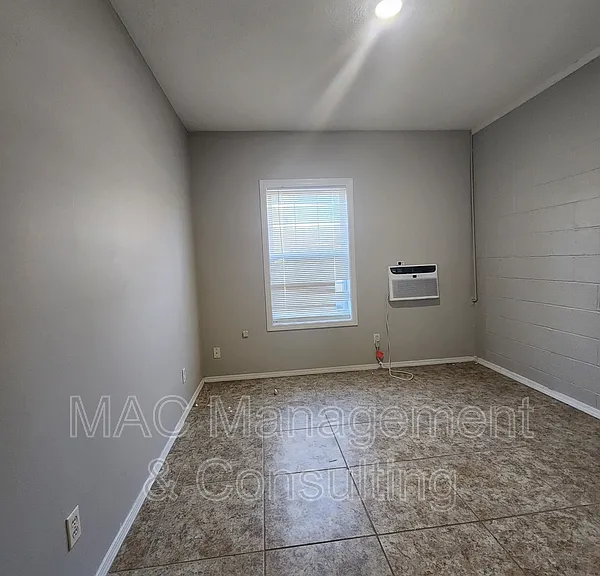 1325 Virginia Ave #B2 — Photo 3