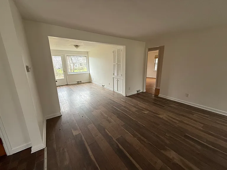 124 Penarrow Rd — Photo 2