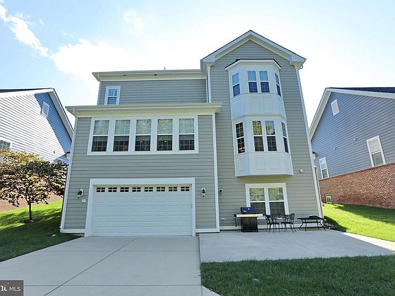 3rd image of 68 Steeplechase Dr