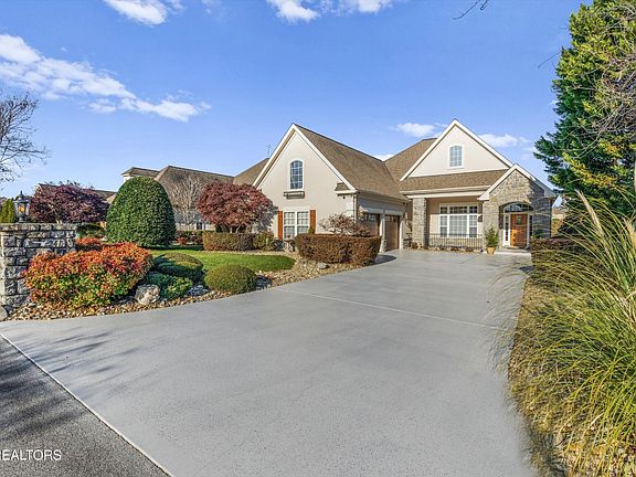 2nd image of 241 Goldcrest Dr