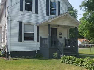 621 Bluff St, Waukegan, IL 60085