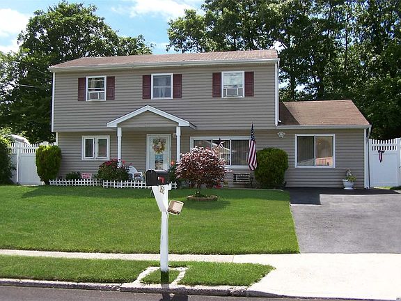 2nd image of 163 Stuyvesant Dr