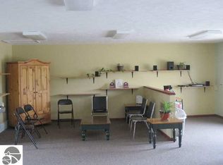 1525 County Road 633, Grawn, MI 49637