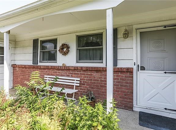 3rd image of 2762 Walker Dr